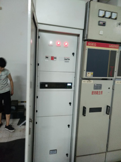 上清寺市级机关大厦:UPS电源蓄电池安装现场