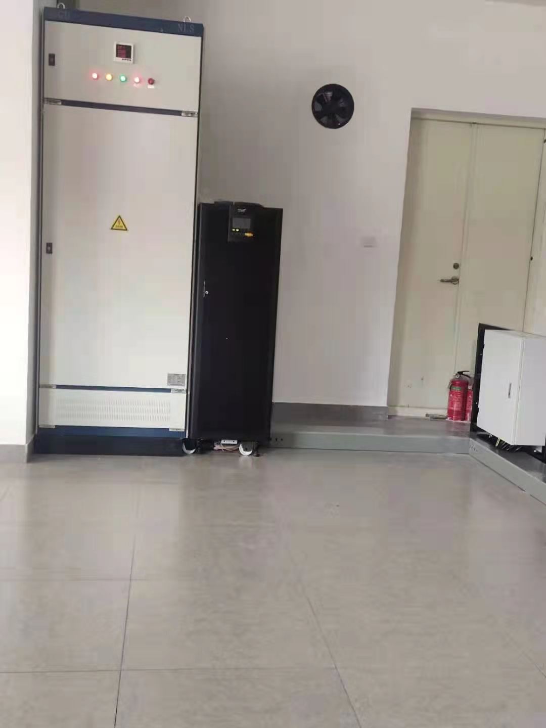 重庆实验中学UPS电源安装